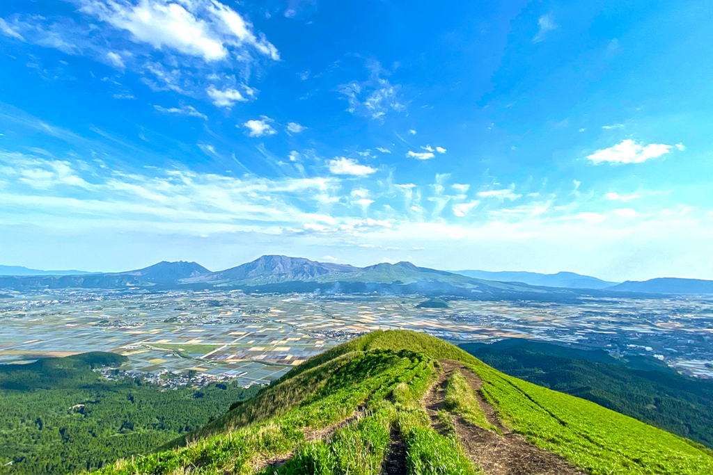 Aso Kusasenri in primavera