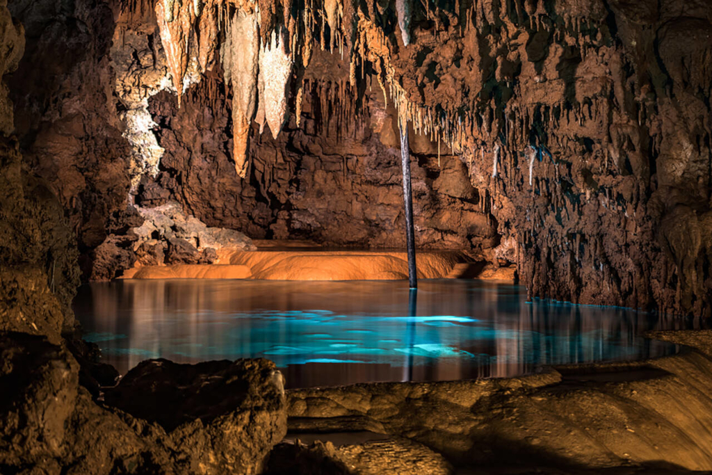 Grotta-di-hoshino-2